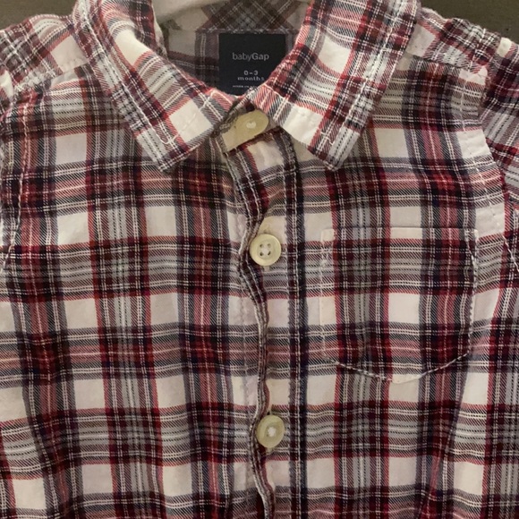 🟣2/$10 cute button down plaid onesie - Picture 2 of 2